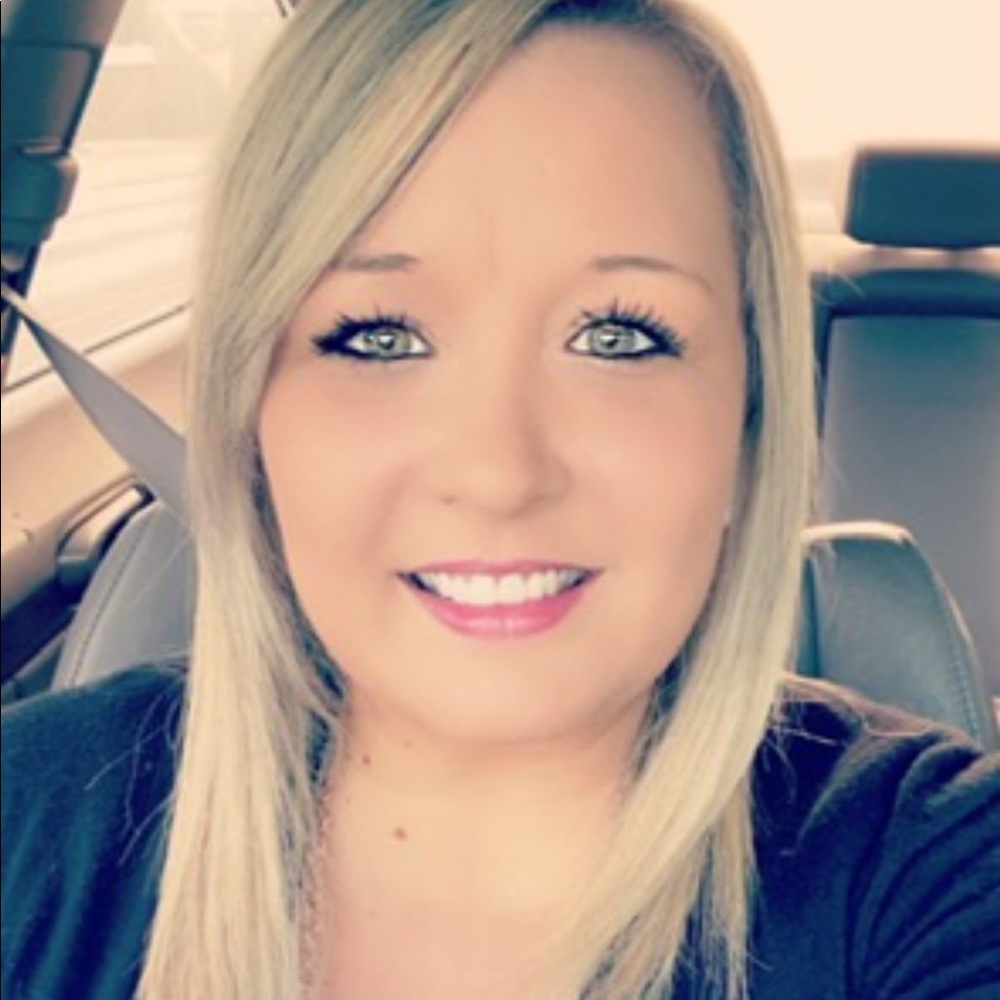 Meet your Posher, Stephanie